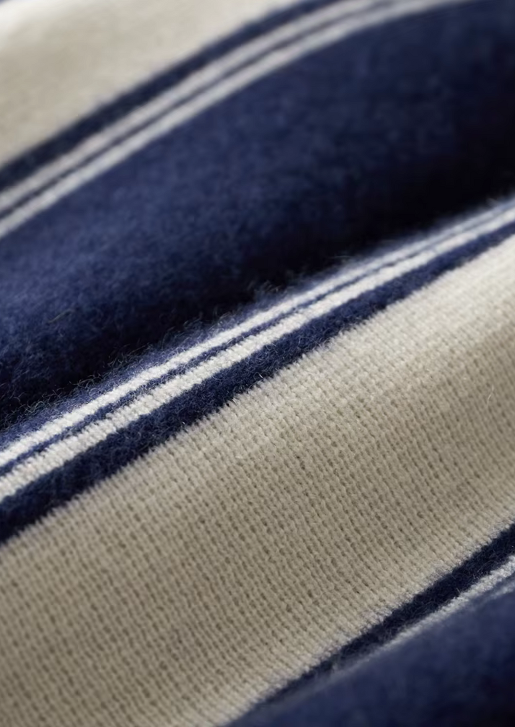 PURE EXTRA-FINE MERINO WOOL DAMIEN SET